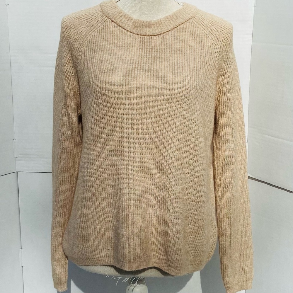 NWT Tahari Women's Light Tan Crew Neck Sweater Medium